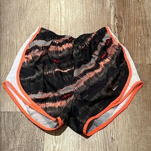 NIKE DRI-FIT TEMPO RUNNING SHORTS WOMENS S